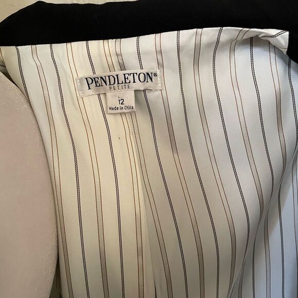 Pendleton Women's Petite Black Blazer & Stripe Design Inside & Pockets Size 12 - Picture 8 of 8